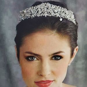 Edward Berger crystal wedding tiara and veil